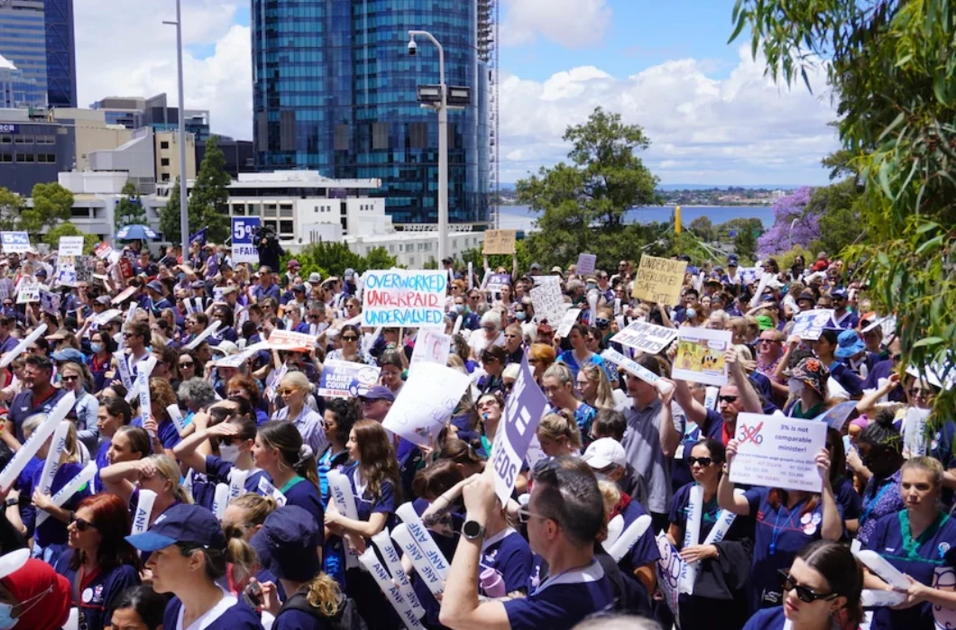 Thousands of Nurses and Midwifes on Strike in Australia