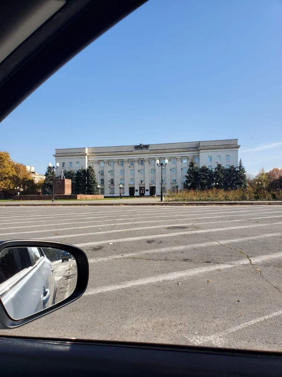 Russian Flag Struck from Kherson, Checkpoints Abandoned