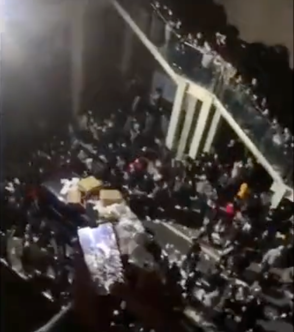 Chinese Workers Riot Through the Night at iPhone Factory