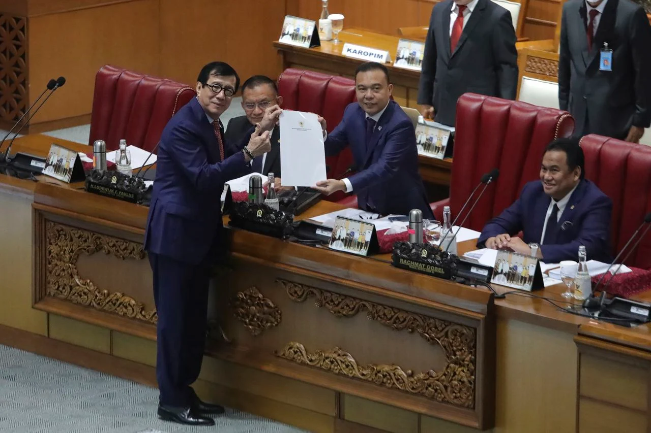 Indonesia Set to Ban Premarital Sex, Insulting the President, and Being a Communist