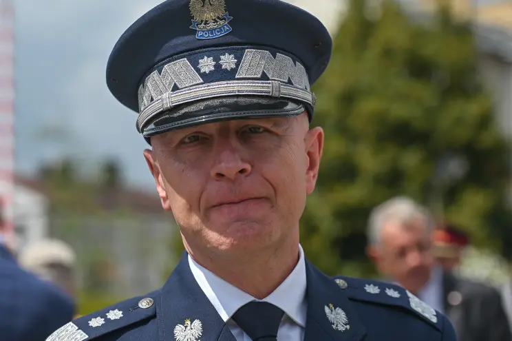 Polish National Police Commander Confirms he Accidentally Fire a Grenade Launcher in His Office