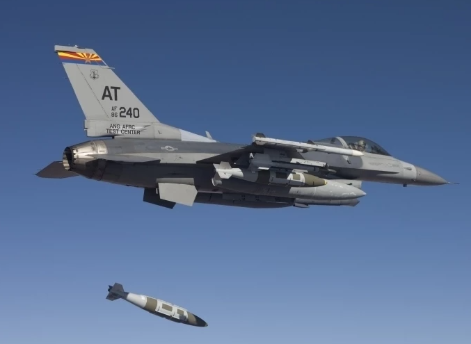 Pentagon Reportedly Mulling Supplying JDAMs to Ukraine