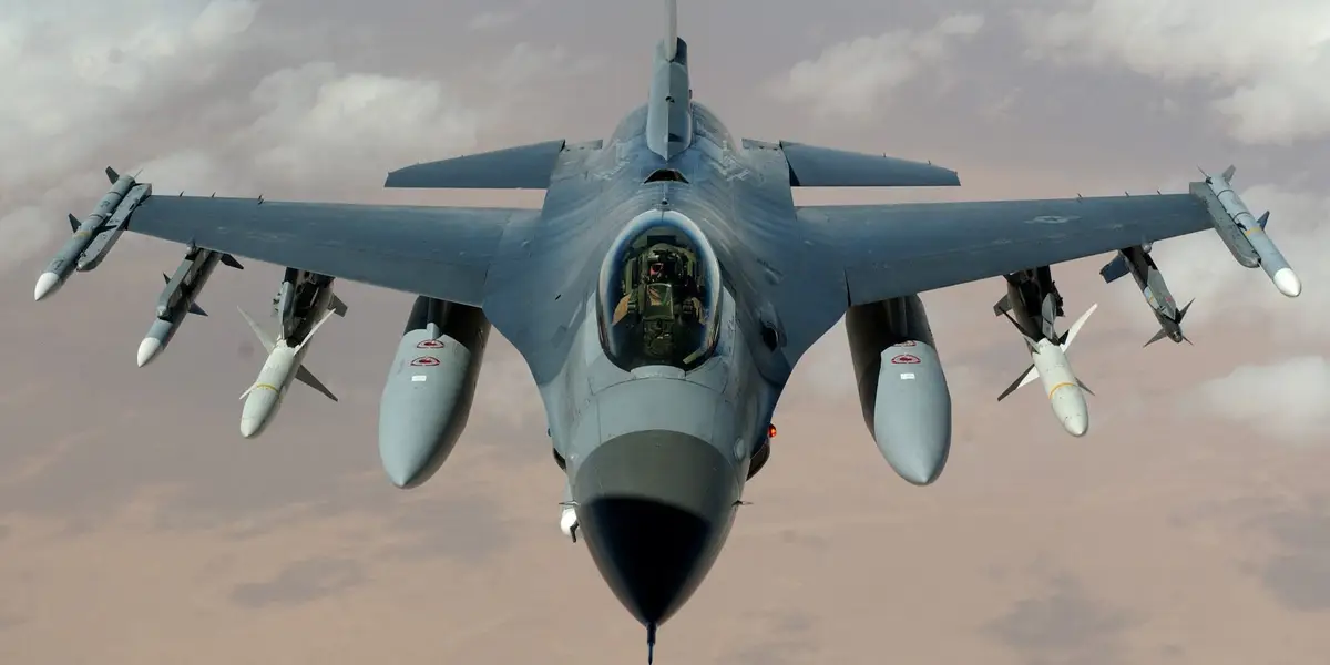 8 Senators Urge SECDEF To Consider F-16s For Ukraine