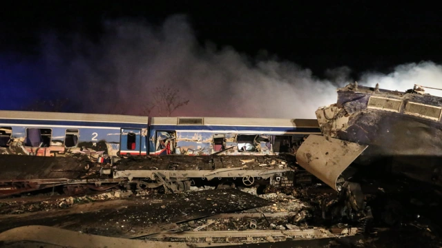 Two Trains Collide in Greece, Several Dead and Dozens Wounded