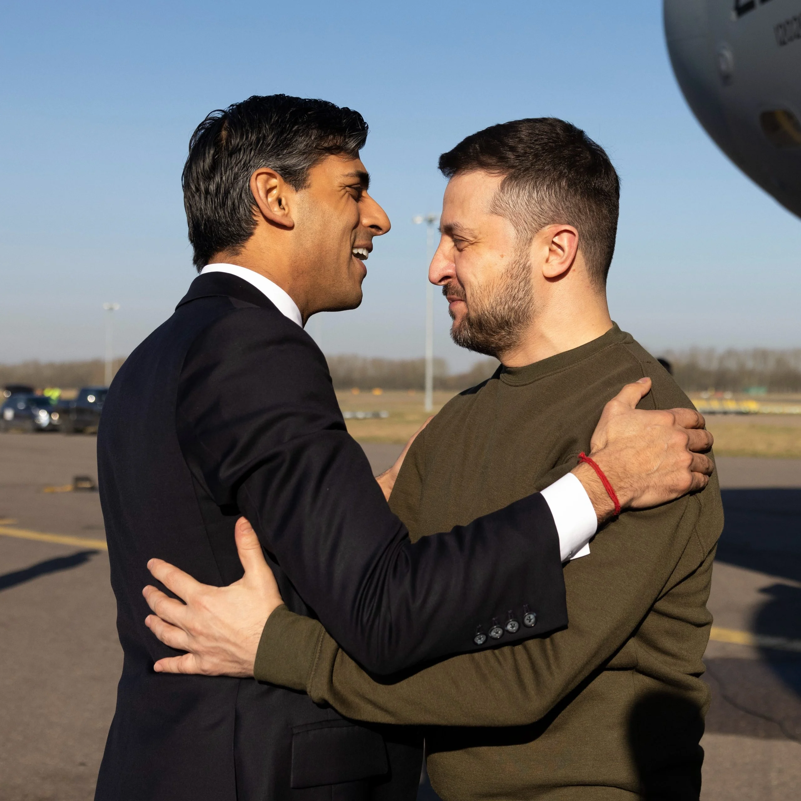 Zelensky Visits U.K, Appeals for Jets, Sunak Promises Challenger Tanks in March