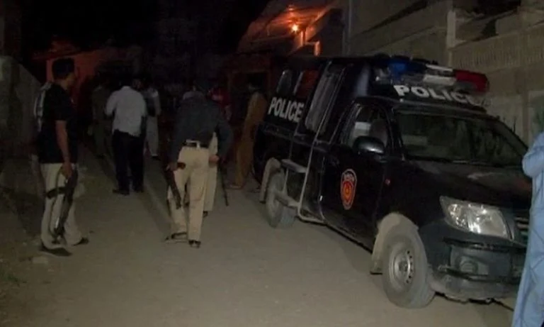 Seven Killed During Police Firefight with Suicide Bombers in Karachi, Pakistan