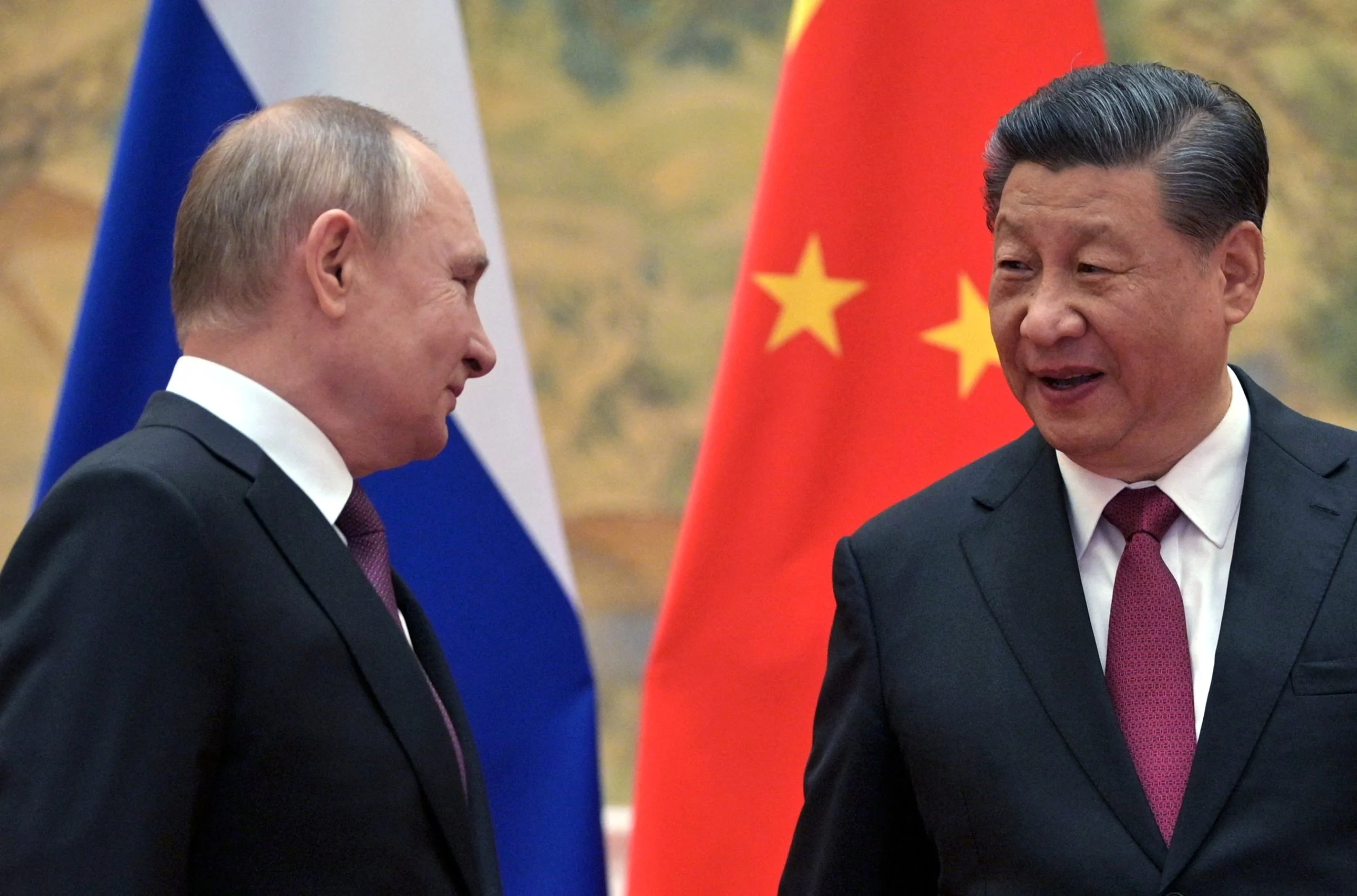 Blinken Warns of Potential Weapons Distribution from China to Russia