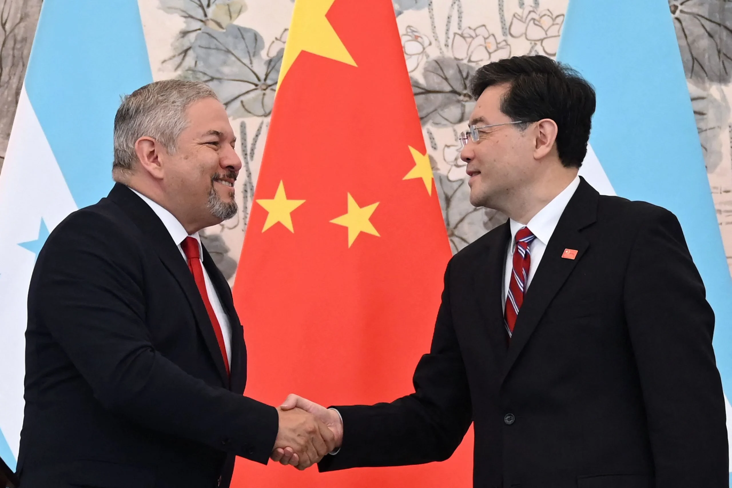 Honduras Cuts Diplomatic Ties with Taiwan, Establishes Relations With China