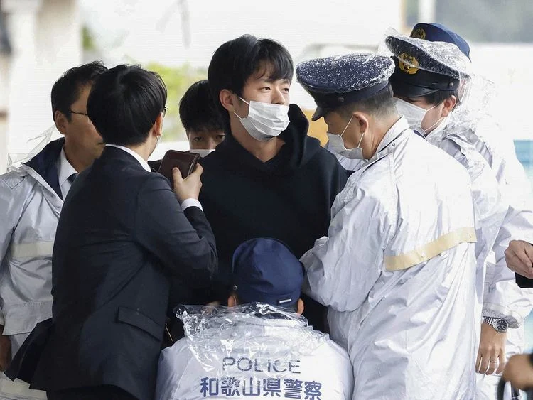 Japanese PM Unharmed After Bomb Scare