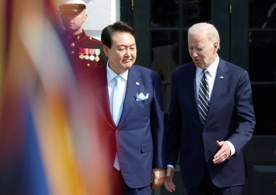 U.S. Pledges to Send Nuclear-Armed Submarines to the Korean Peninsula  as Part of the Washington Declaration