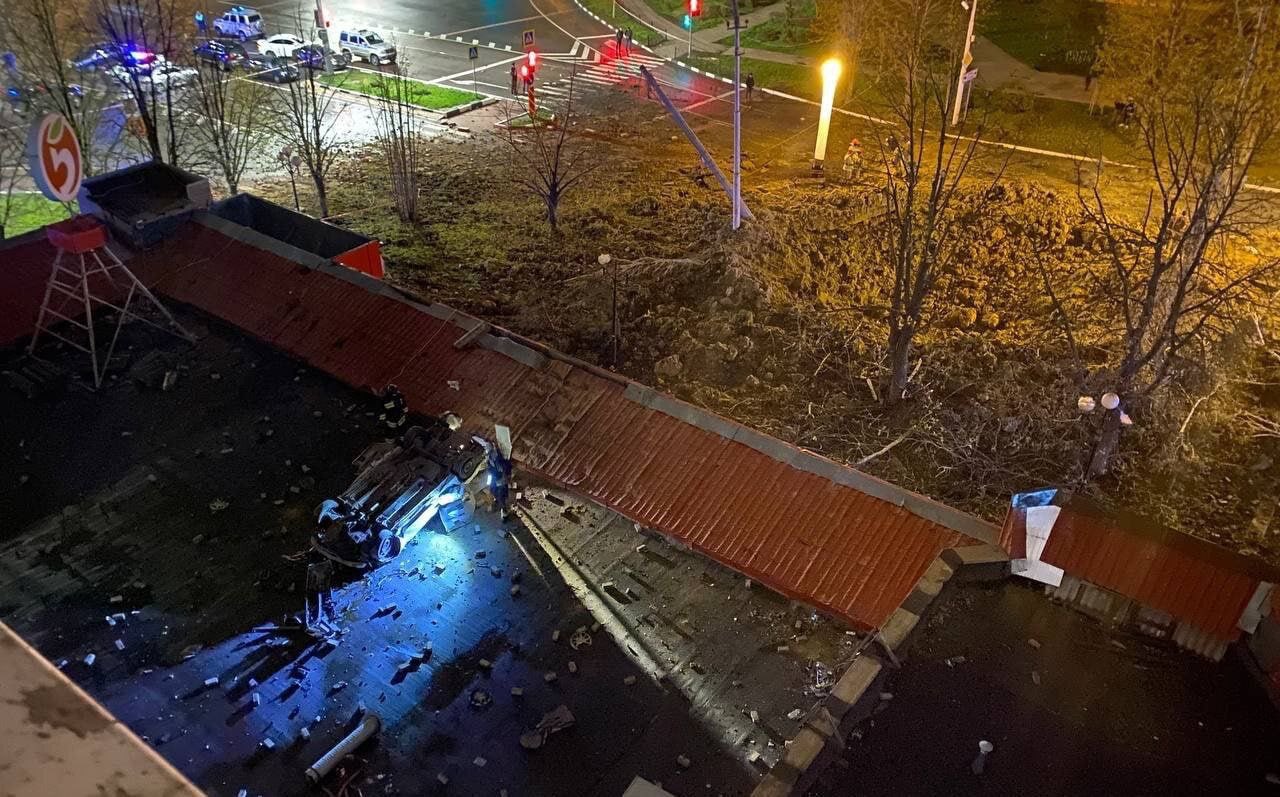 Russian Su-34 Accidentally Drops Bomb on Belgorod Causing Damage to Buildings