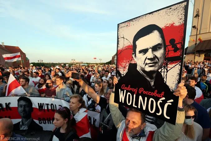 Poland Sanctions 365 Belarusian Leaders in Response to Poczobut Trial