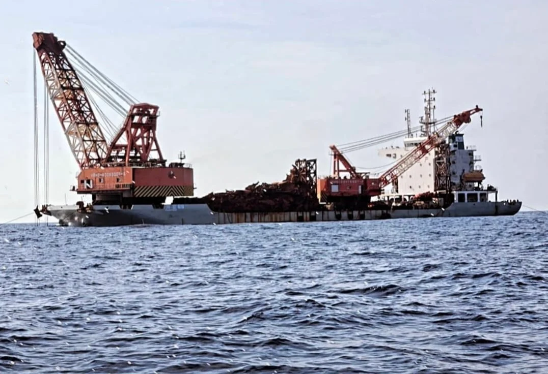 Chinese Salvage Ship Continues Plundering of Sunken WWII Naval Vessels