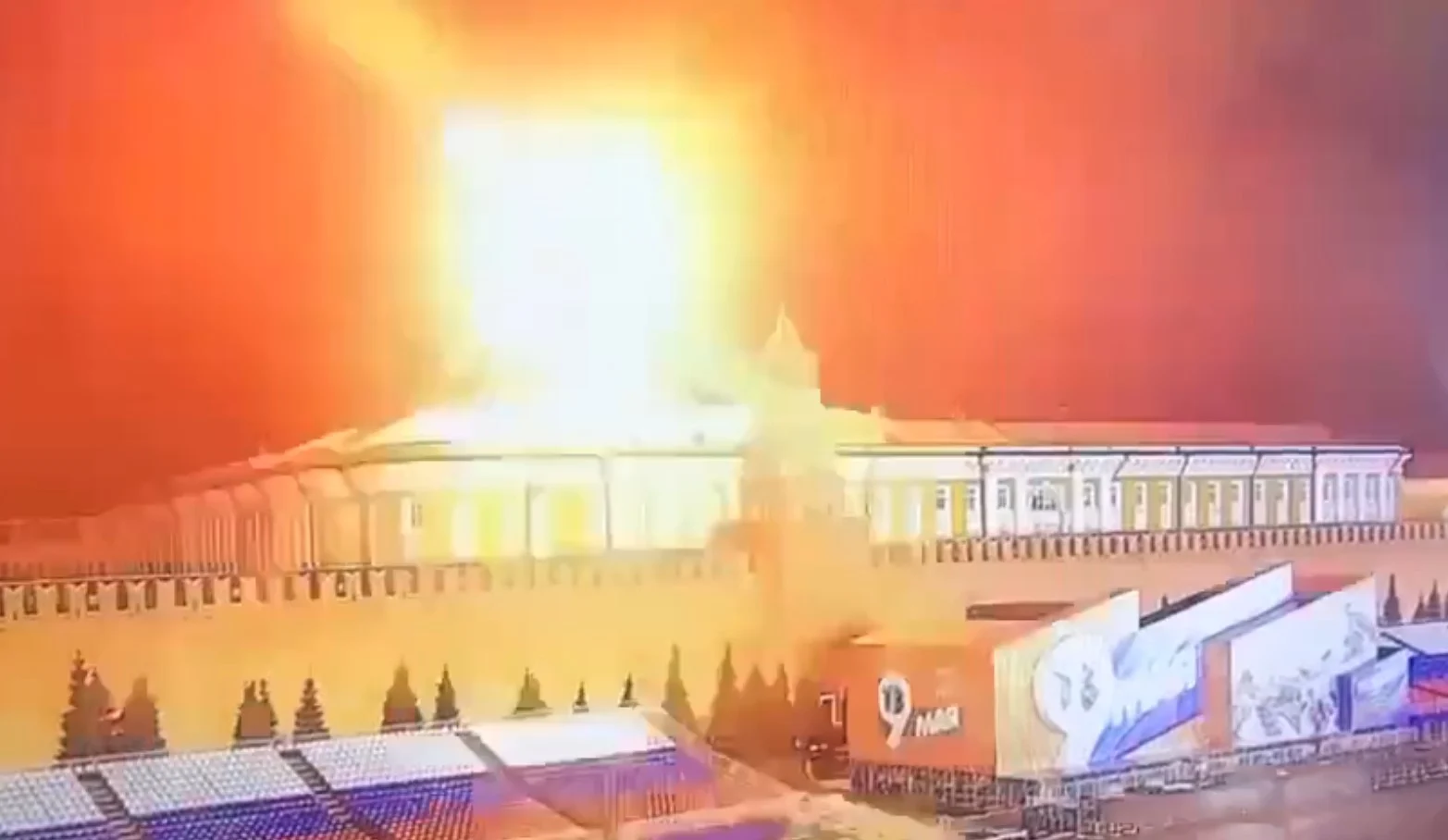 Russian Kremlin Struck by Explosive Drone Attack, Ukrainian Assassination Attempt on Putin Suspected