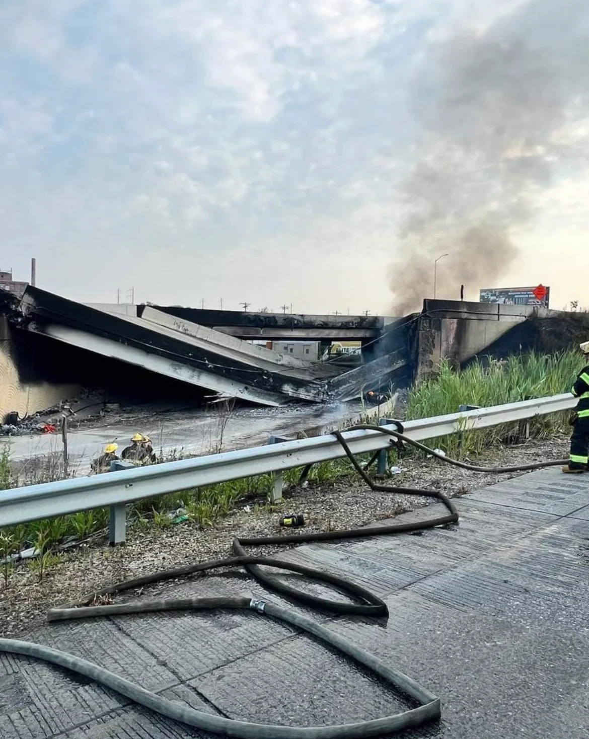 Multiple Explosions and Collapse Shut Down I-95, Philadelphia