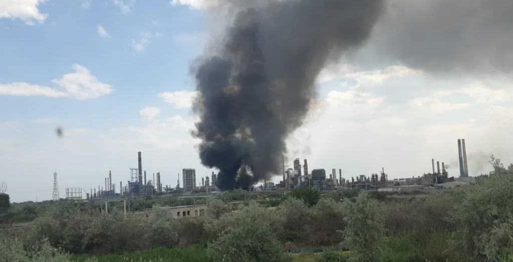 Explosions and Fire Reported at Romania’s Largest Oil Refinery