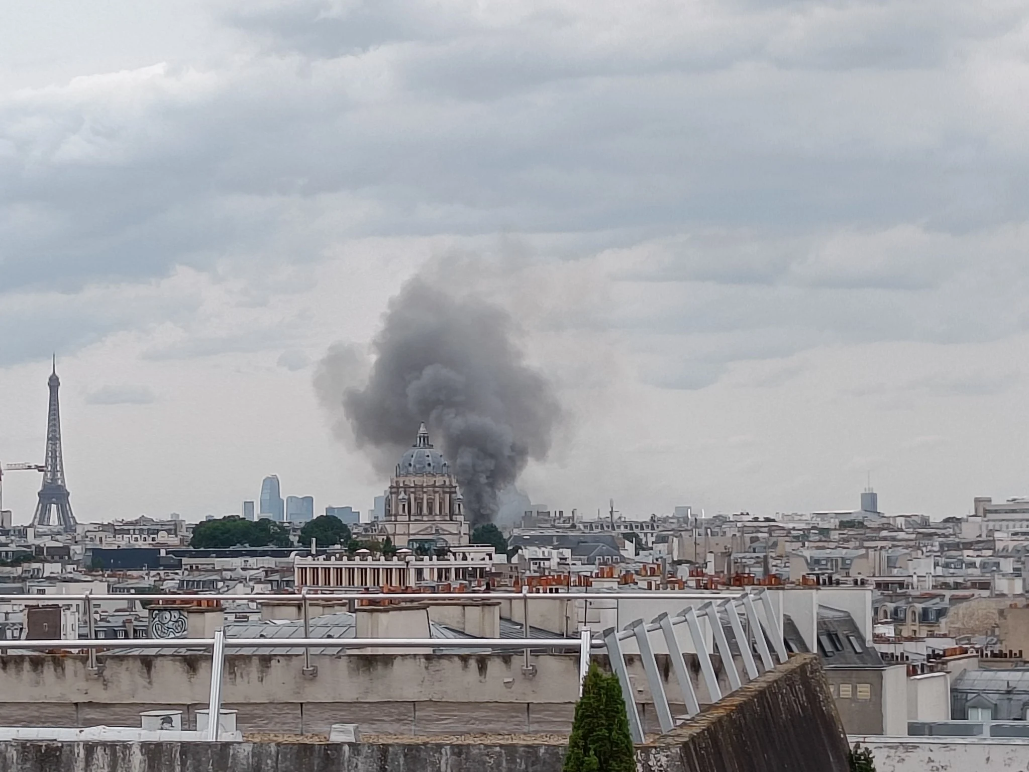 (UPDATED) Reports of Gas Explosion in Paris