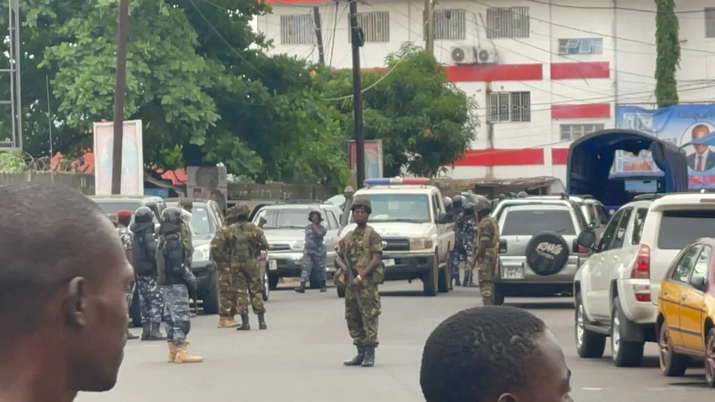 Sierra Leone Military Surrounds and Opens Fire on Office of APC Presidential Candidate