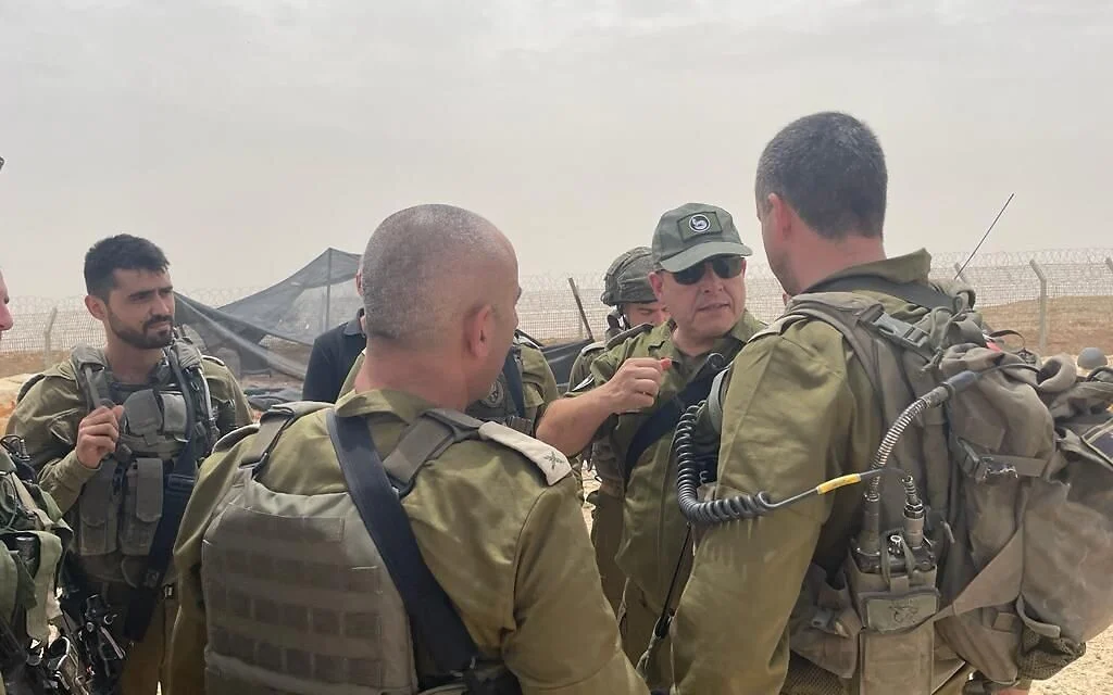 Three Israeli Soldiers Killed on Egyptian Border