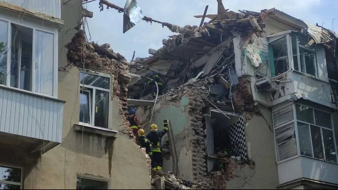 One Killed, 16 Injured, Russian Drone Strike on Residential Structures, Sumy, Ukraine