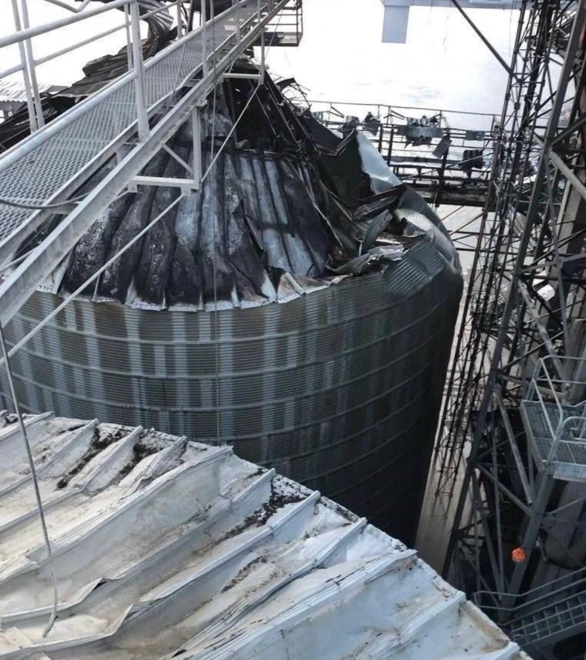 Russia Destroys 60,000 Tons of Ukrainian Grain in Overnight Strikes