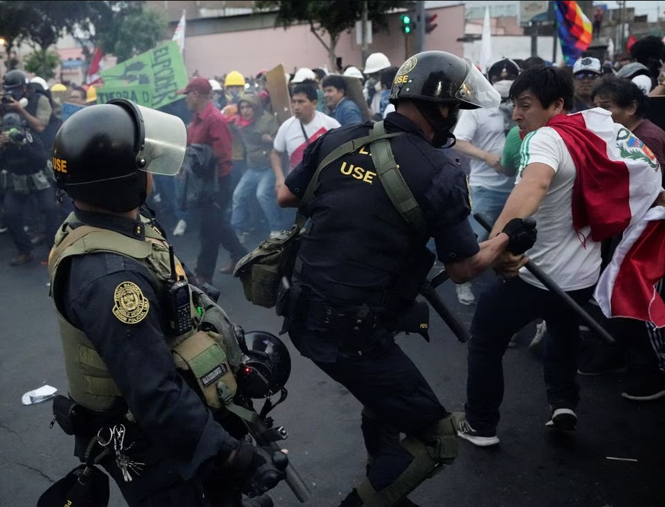 Police Utilize Tear Gas During Peruvian Protests