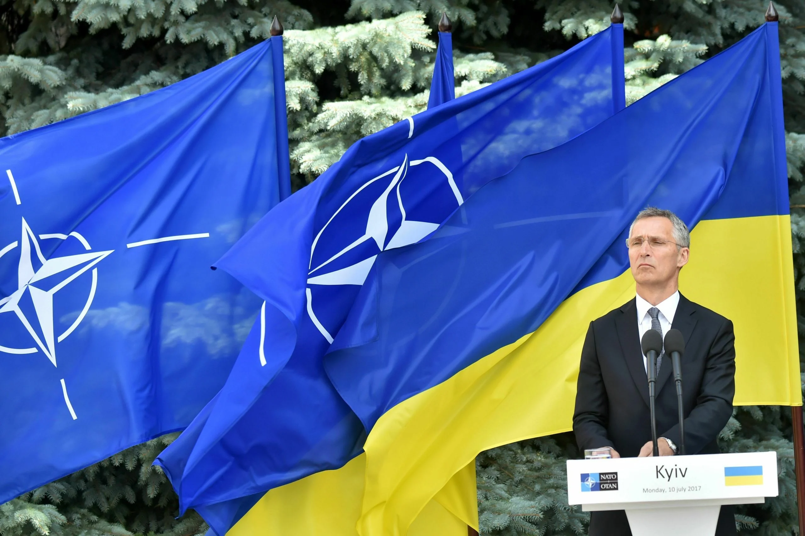 NATO Chief of Staff: Ukrainian Membership in Alliance Possible if Territory Ceded, Kyiv Officials Slam “Absolutely Unacceptable” Comments