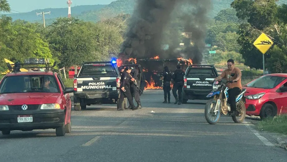 Vehicles and Shops Burned during Violent Morning in Mexico