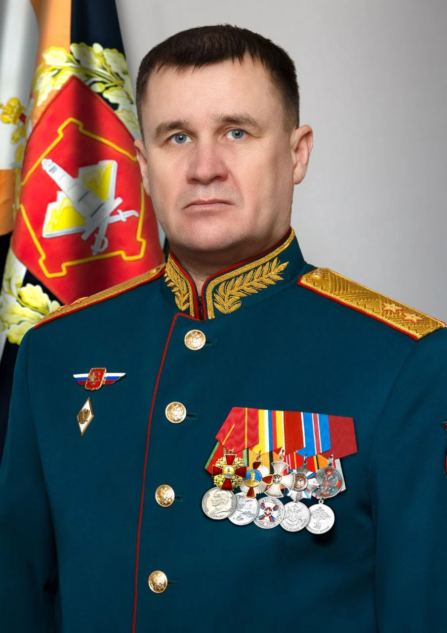 Putin Promotes Center Grouping of Forces Commander to Colonel-General