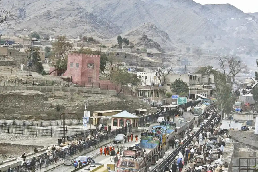 Pakistan and Afghanistan Agree to Reopen Torkham Border Crossing