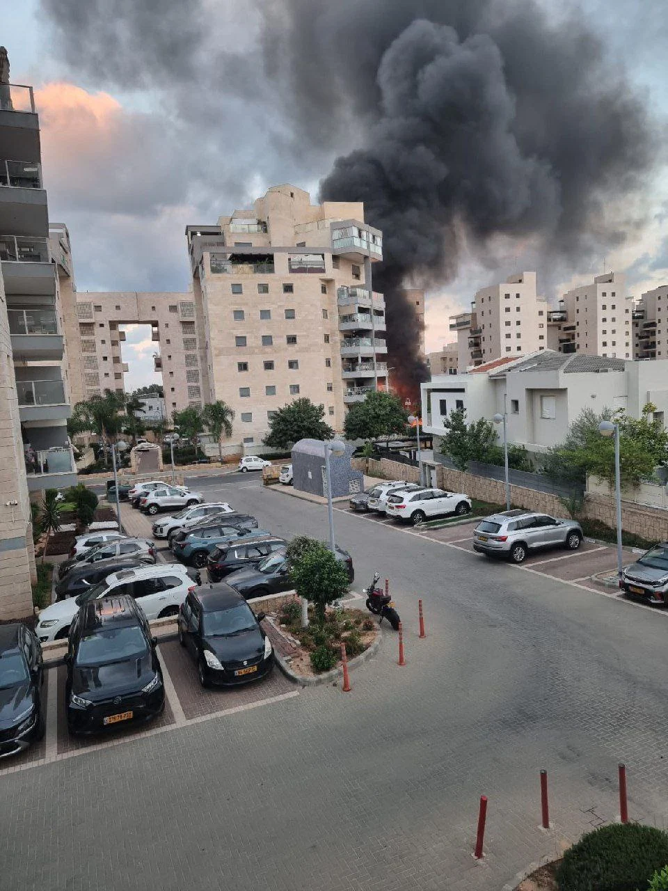 Massive Attack Launched on Israel from Gaza, THOUSANDS of Rockets Fired, Militants Fly into Israel with Paragliders, Many Fatalities