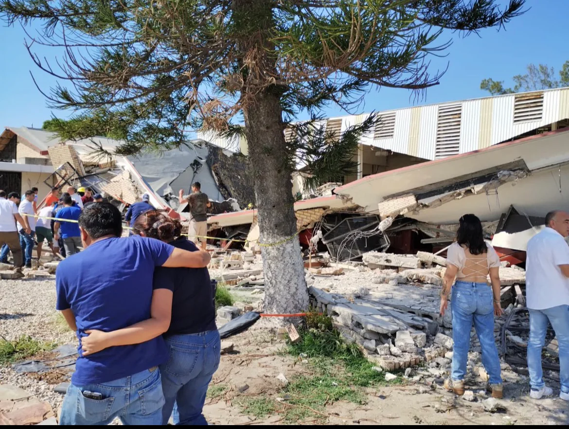 100 Injured, 50 Trapped in Church Roof Collapse, Madero, Mexico