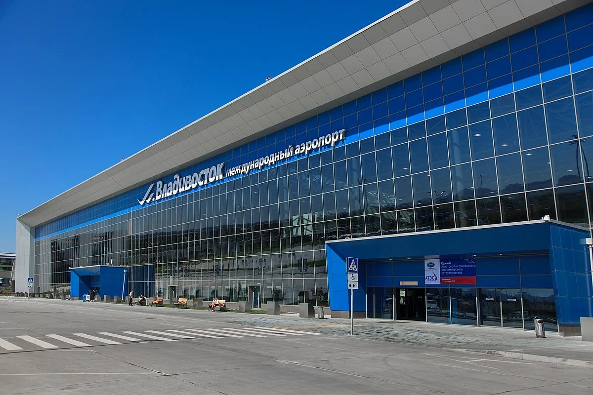 Russian Servicemember Reportedly Attempts to Break into Cockpit of Commercial Flight