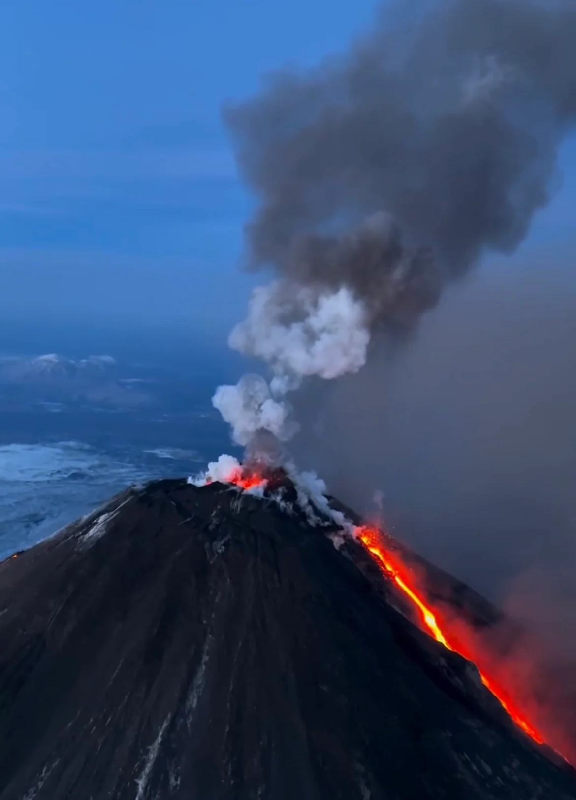 Klyuchevskaya Sopka Erupts, Kamchatka Krai, Russian Federation