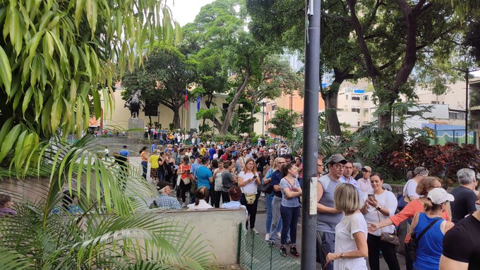 Reports of Violence at Voting Sites Amid Ongoing Venezuelan Primaries