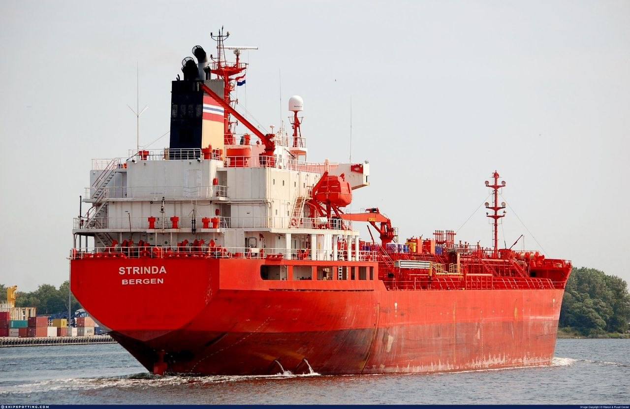Houthis Attack Norwegian Commercial Tanker in Red Sea, French and American Warships Respond