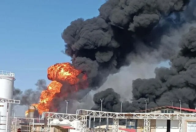 Hydrocarbon Refinery Inferno Prompts State Emergency, Birjand, Iran