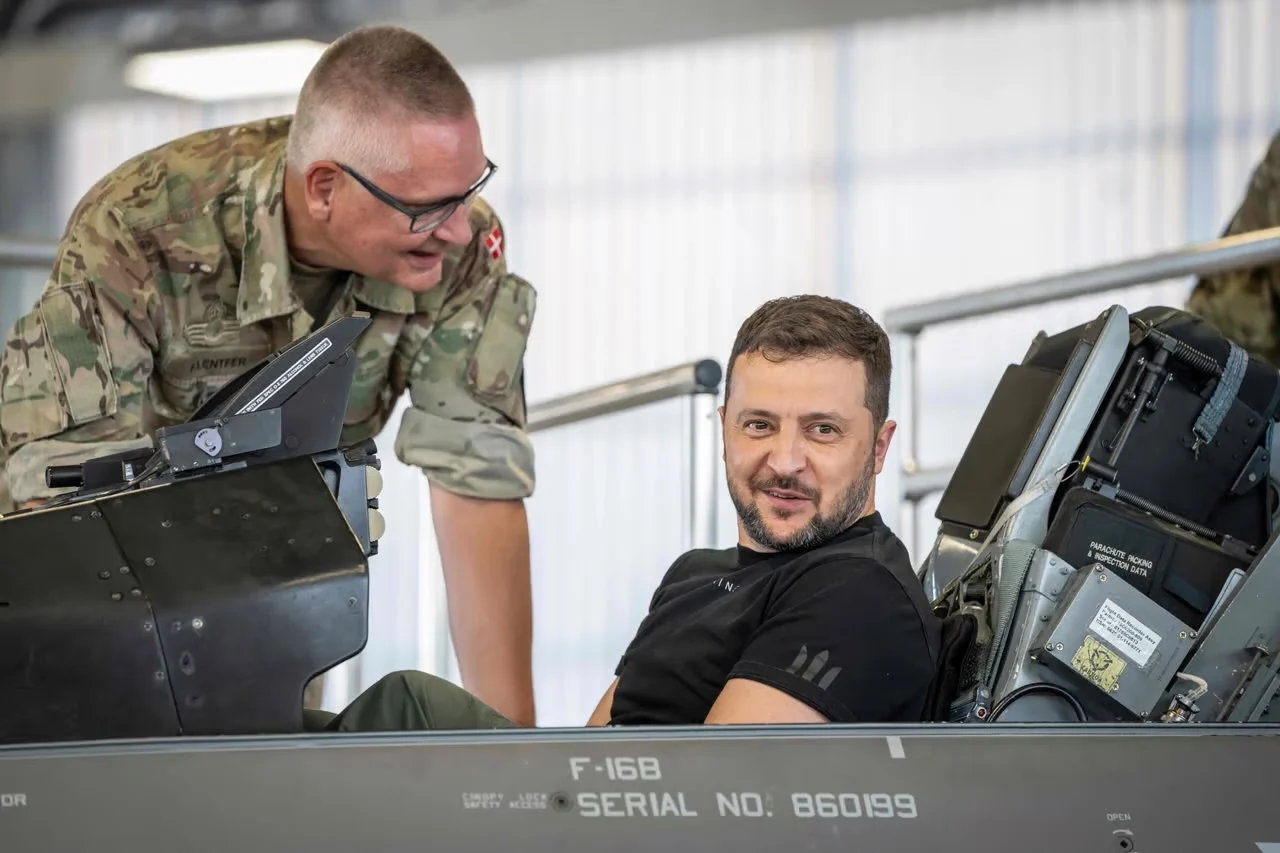 Russia Targets Ukrainian Airfields in Preparation for Arrival of Dutch F-16s