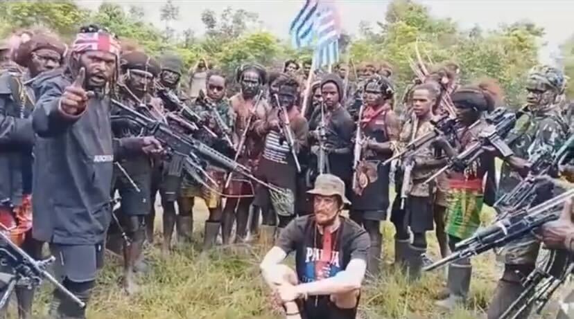 West Papuan Rebels Threaten to Execute NZ Pilot Again as Negotiations Continue to Stall