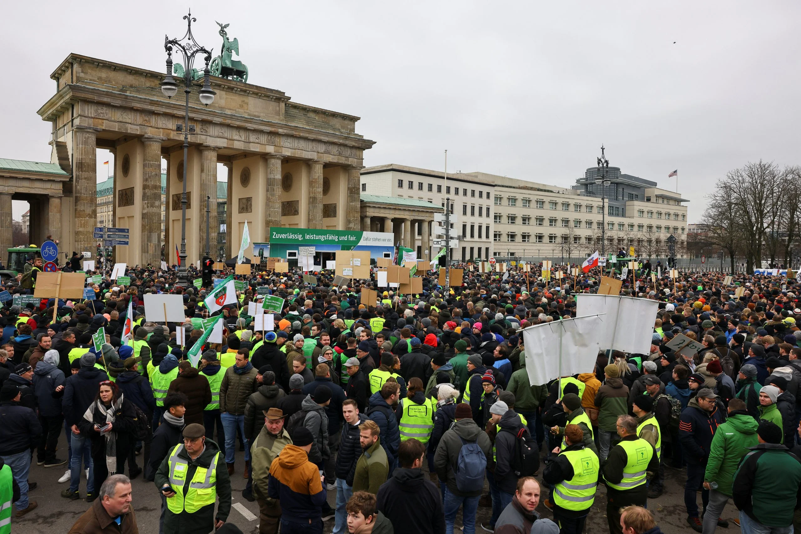 European Farmers Protest Spreading as Climate Policies Tighten