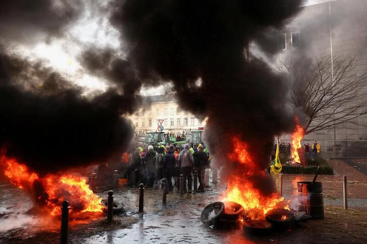 Farmers Continuing to Protest Across Europe