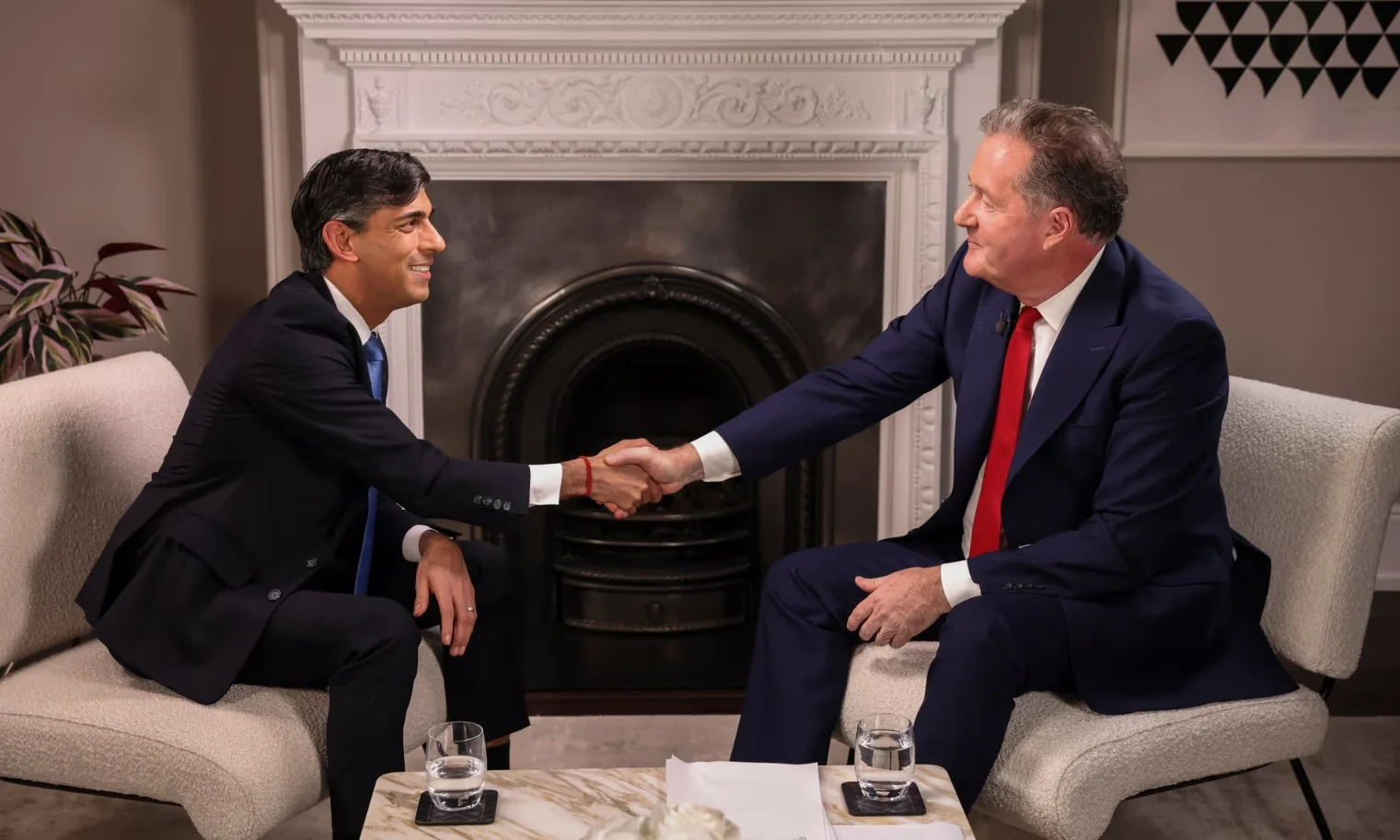 Rishi Sunak Backs Down on 1,000GBP Bet on Deportation Flights