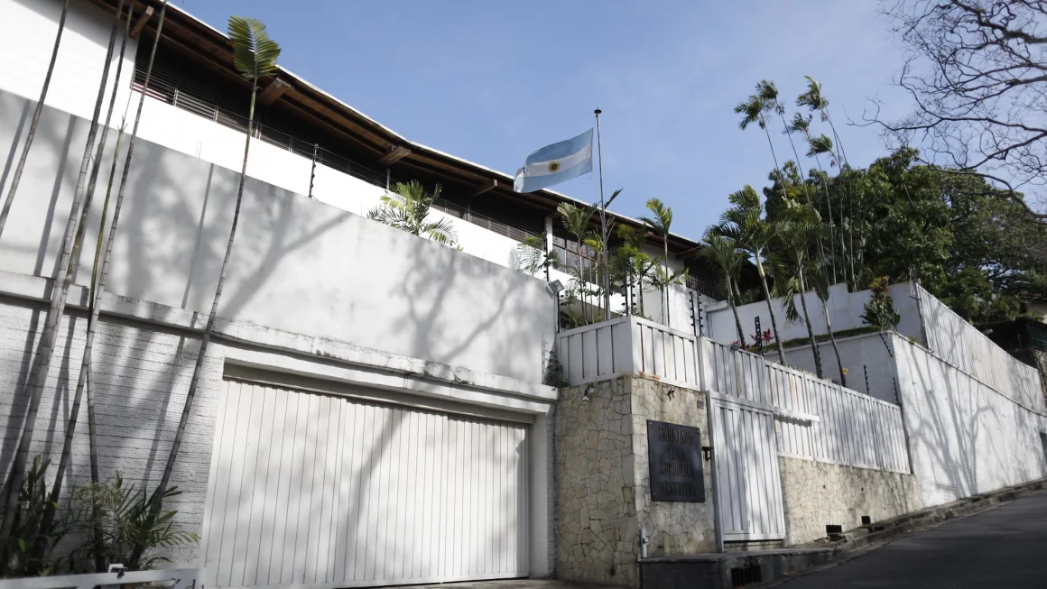 Venezuela Cuts Power to Argentine Embassy as Relations Continue to Worsen