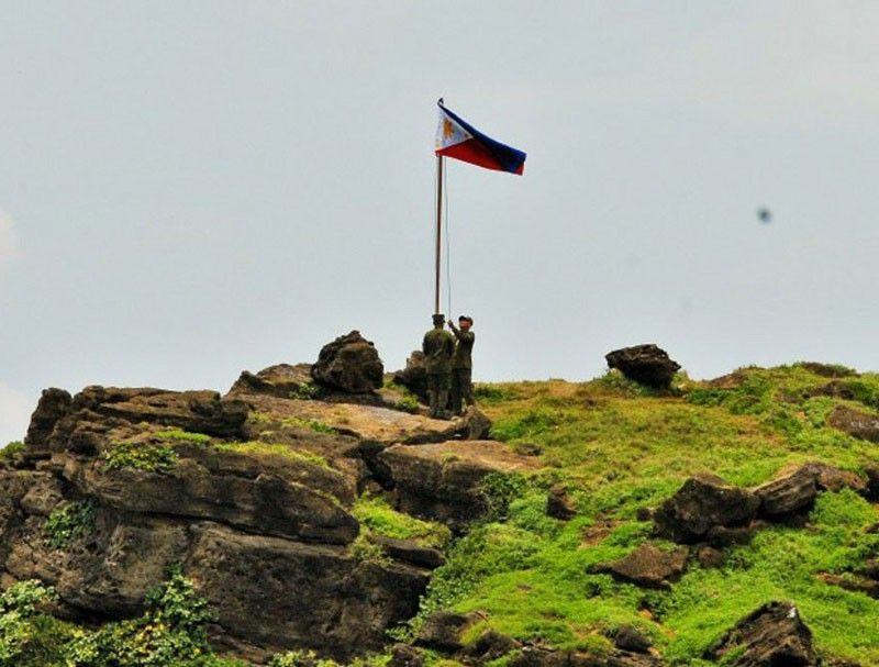 Philippine Military Installs New Radios in Northern Islands