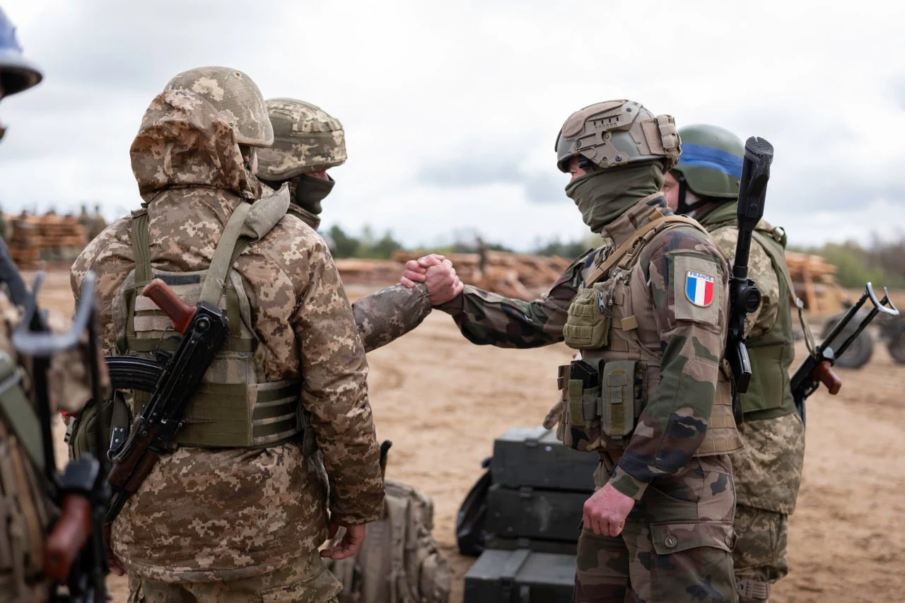 Lavrov Warns that French Military Instructors in Ukraine Would be “Legitimate Targets”