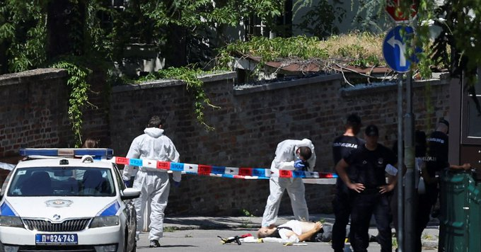 Serbian Police Officer Guarding Israeli Embassy Shot in Neck with Crossbow