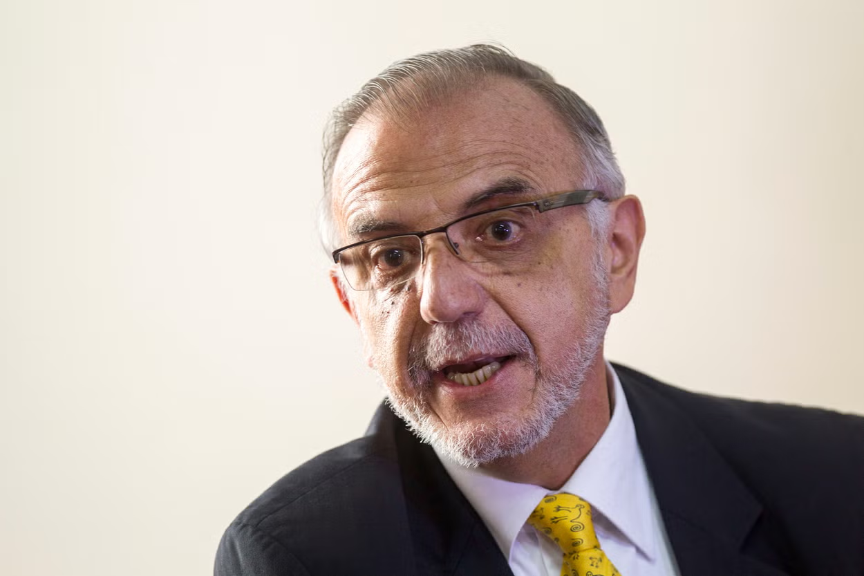 Colombian Defense Minister Authorizes Tactical Bombings of FARC-EMC in Efforts to Detain Group’s Leader