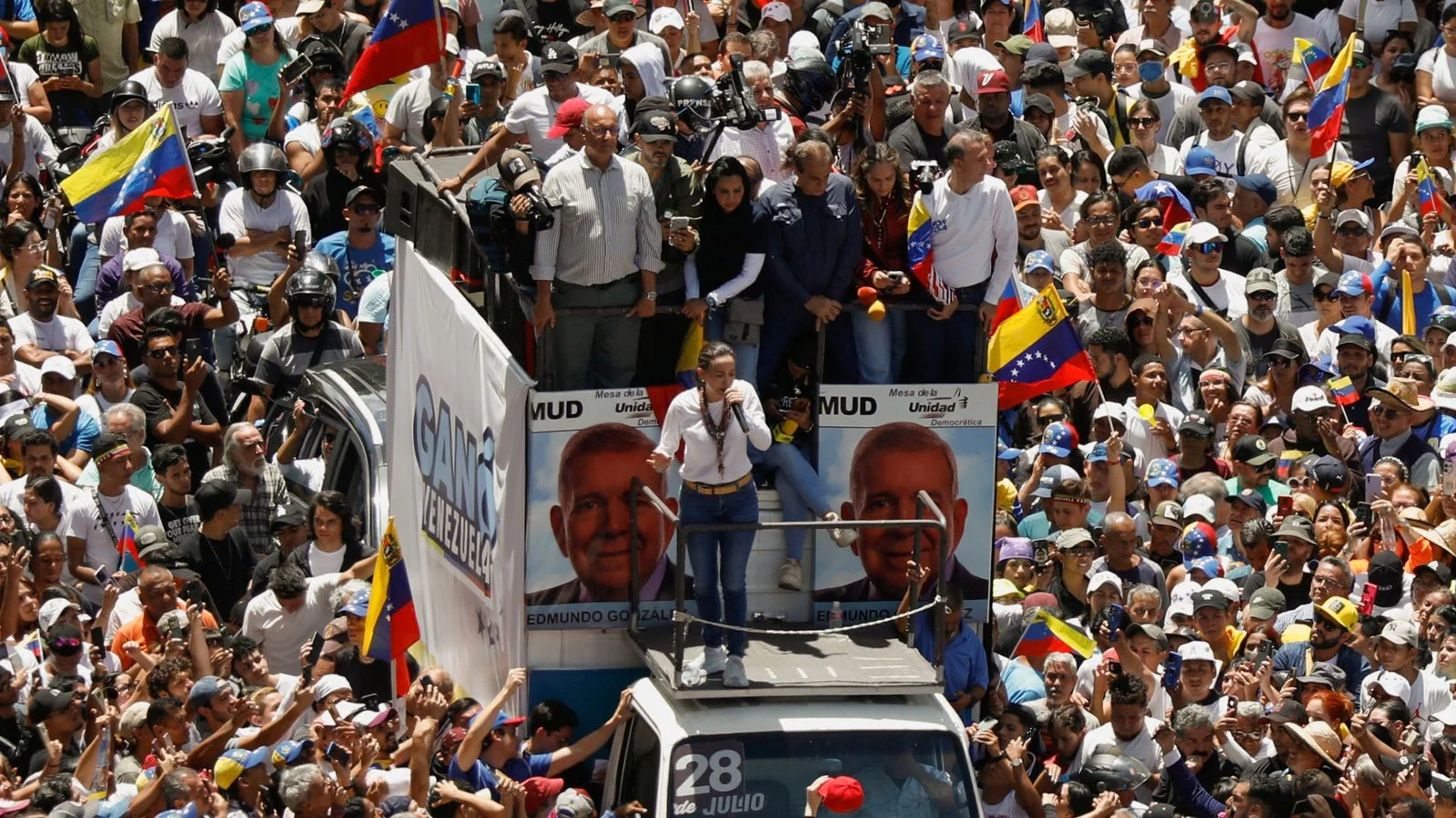 Venezuelan Opposition Promises Victory in Deadlocked Fight For Nation’s Future