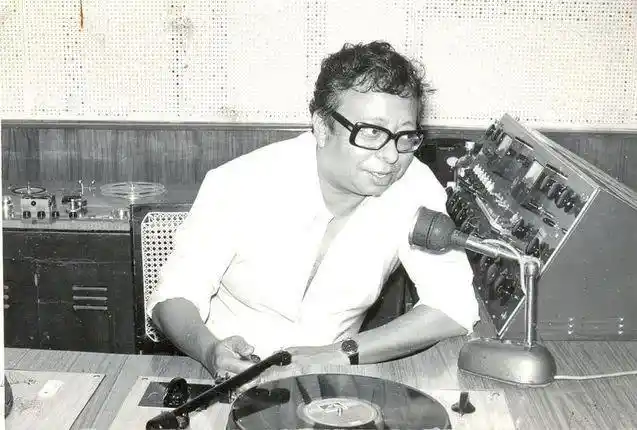 A rare picture of RD Burman in a studio (Photo: Facebook/<a href="https://www.facebook.com/pages/Pancham-Unmixed/391118874275789?sk=photos_stream">PanchamUnmixed</a>)