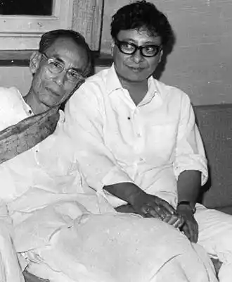 SD Burman with son RD Burman (Photo: Facebook/<a href="https://www.facebook.com/pages/Pancham-Unmixed/391118874275789?sk=photos_stream">PanchamUnmixed</a>)